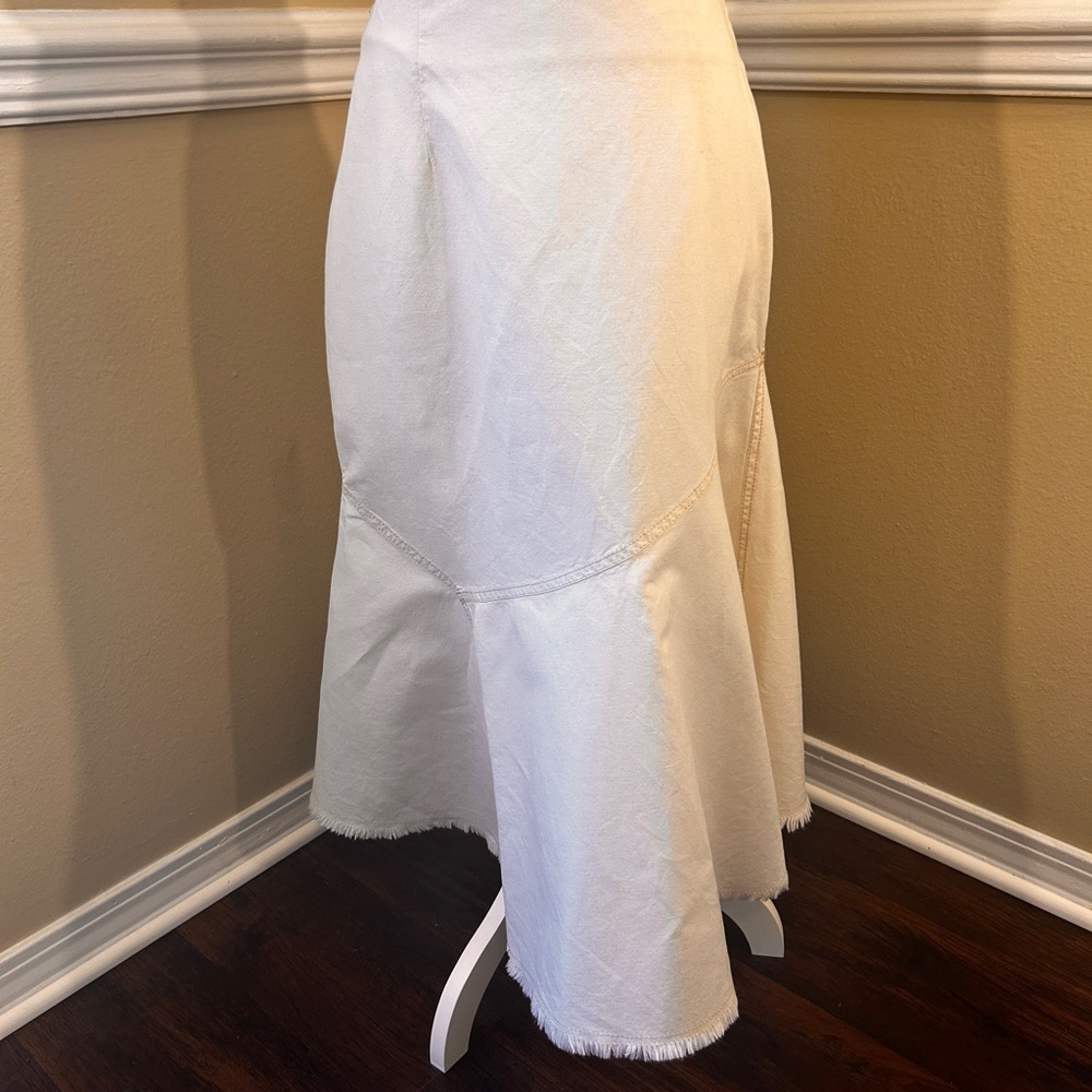 TELA Cream Paneled Skirt